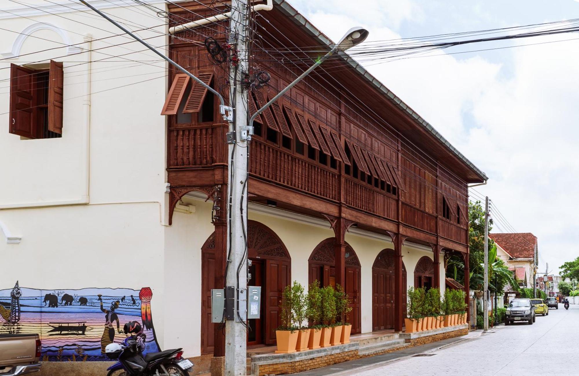 Fong Lee Cc Hotel Lampang Exterior photo